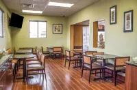 Quality Inn Hall of Fame - Bữa sáng