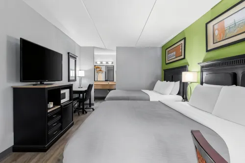 Quality Inn & Suites Gibsonia - Pittsburgh North