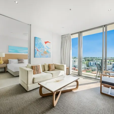 Oaks Redcliffe Mon Komo Suites
