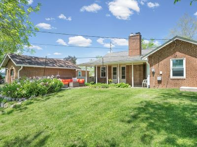 Bright 3-bedroom bungalow 1.3 miles from Ross-Ade