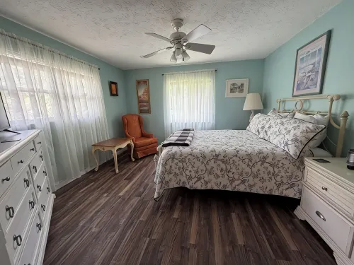 Stilt  home close to MacRaes, city dock, Wild Life Park. - balcony