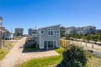 Oceanside Cottage Steps from the Beach!  The Gray Sandcastle! - 3-Star