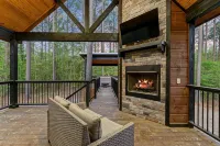 New listing special! Great for hikers,nature lovers, with hot tub and privacy - Chalets