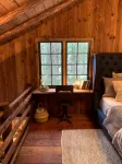 The Hide & Seek: vintage modern forest cabin with sauna - con encanto