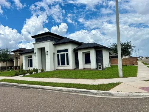 3-bedroom home with awesome amenities! - con encanto