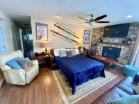 Luxury Heart of Old Town 3-Bdrm+ Hot Tub Walk to Skiing Chairlift Dining Main St - 按摩浴缸
