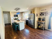 HOT TUB, AC,MOUNTAIN VIEW, OUTDOOR DINING AREA & PET FRIENDLY, EV plug - Mountain view