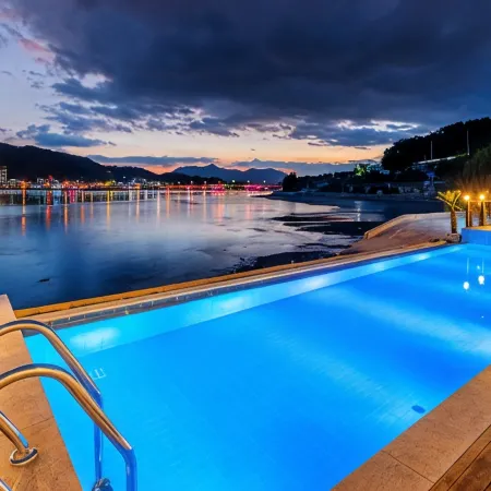 Namhae Paresa Pet Pool Villa