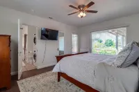 Welcoming bungalow with den, ideal for longer stays, near everything! - 3つ星