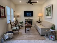 "Henrietta's Magnolia" Located 2 1/2 blocks from historic downtown Breaux Bridge - Wifi