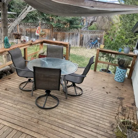 Historic Ohana House - Walk to Downtown Ashland, Hot Tub, Tiki Bar, Pet Friendly
