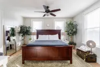 Modern + Spacious 5BR/2BA Home, Renovated Backyard - Wifi