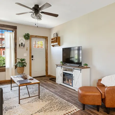 Stylish Uptown Butte Condo - 634