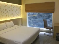 THE VILLA SOLO BARU Hotéis em Grogol