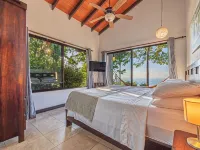 Incredible Ocean Views, Private Pool, Fully Equipped Villa in a Gated Community Hotels in Osa
