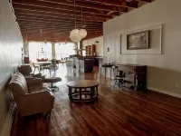 Downtown loft apartment with excellent views, furnishings and location on square