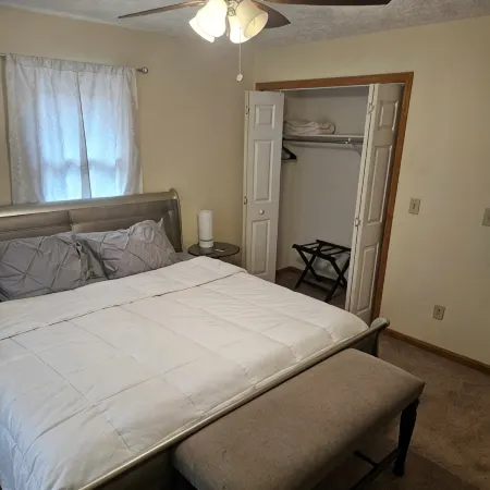Charming 2-bedroom condo with WiFi, AC in delightful Canton