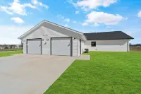 Country Club Cottages - 1703 - Homestays