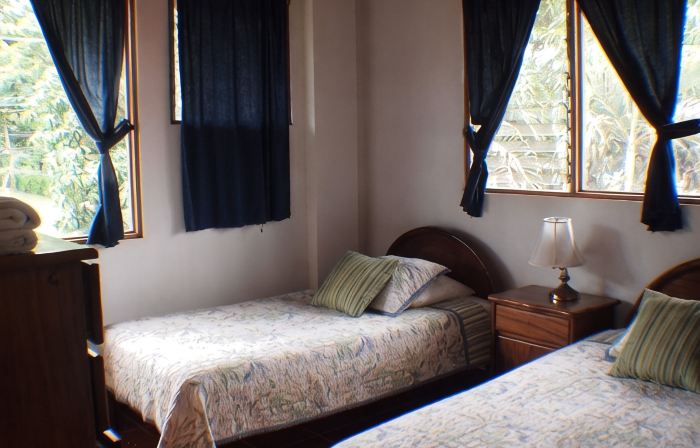 Relaxing Carrillo Bay-Walk to Beach, Restaurants,  3-7 bdrms great for families.