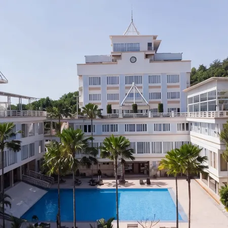 Royal Senyiur Hotel