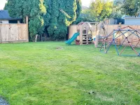 Modern 3-bedroom Rancher with AC and WiFi in Chilliwack Hotele w: Chilliwack