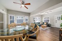 Spacious 4 Bedroom Home in Downtown Long Beach - บังกะโล