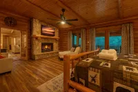 Heavenly Heights Lodge •Hot Tub •Theater •Game Room • Pet Friendly • Elopements - Hytter
