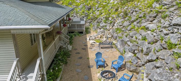 Elevated Lifestyle, Spacious 6 Bdrm w/ Hot Tub! Hotels in Sugar Mountain