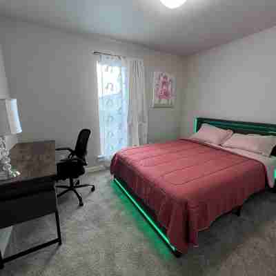 Charming 3-bedroom brand new house in serene neighborhood of Odessa Rooms