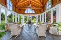 Gorgeous Hudson River Estate-with Pool and Winter Jacuzzi - Wifi