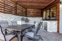 ULTRA LUXE Lafayette Modern House Brand NEW - 4 stjerner