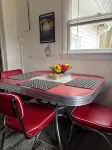 Black Mt home, minutes to downtown, fenced yard - 3성급
