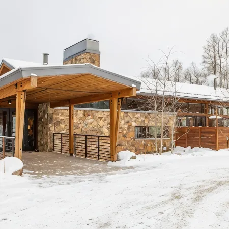 Private Colorado Mountain Retreat. 5Br Home + Guest House