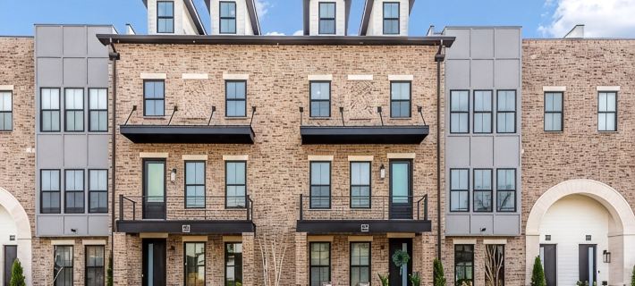 Luxury Massive Townhome, Pool, Elevator, Amenities Ξενοδοχεία στην πόλη Murfreesboro
