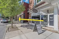 BEAUTIFUL village apt.  Walk to river, shops, eateries. Great for getaway / work - 4-Star