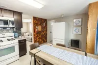 Charming 2-bedroom casita with WiFi, AC in fabulous Albuquerque, New Mexico - บังกะโล