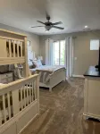 The perfect place to gather with friends and family!!! - Balcony