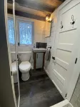 Tiny House on Upper Iowa River w/ hot tub - Wi-Fi