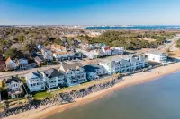 Charming Beachside Duplex: 2 Units  -3 Bedrooms-each. Ideal for large families - 4-Star