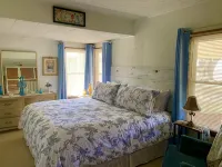 Our 80-Acre Farm, Lake, Nature Trail, Bonfires, Starry Nights  2 Miles Grafton - Wifi