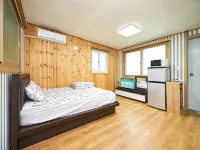 Yeosu Dolsan Healing Pension - เพนชั่น