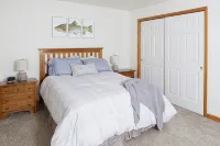 Spacious, Newly Updated Townhouse - Pinehill #12 - 3-Star