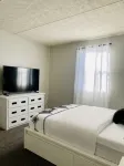 Spacious 2Br Apartment w/ Balcony • Free Parking • Near Upmc - Wifi