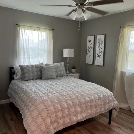Sleeps 6 in prime location