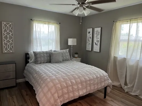 Sleeps 6 in prime location - 방갈로