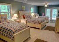Lakefront. Spectacular Mountain and Lake Views/Dock/Private Cove. Gentle Slope. - Boutique