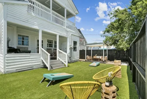GalvestonHome • Sleeps12 • Minutes to Strand & Seawall • Heated Pool • Putt-Putt - สระว่ายน้ำส่วนตัว