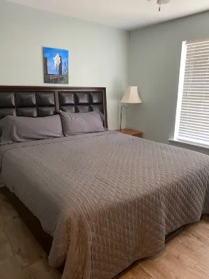 The Canal Riverfront Getaway - Bungalows