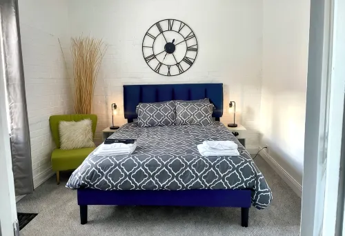 Urban Retreat-Walk to UC, Hospitals and the Zoo. Minutes from OTR and Downtown. - balcony