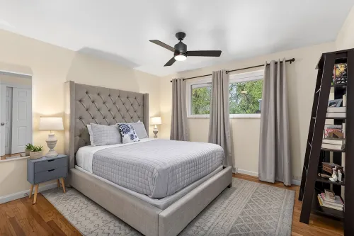 5 Bedroom House with Crib - Walk to Downtown Littleton! - Wifi